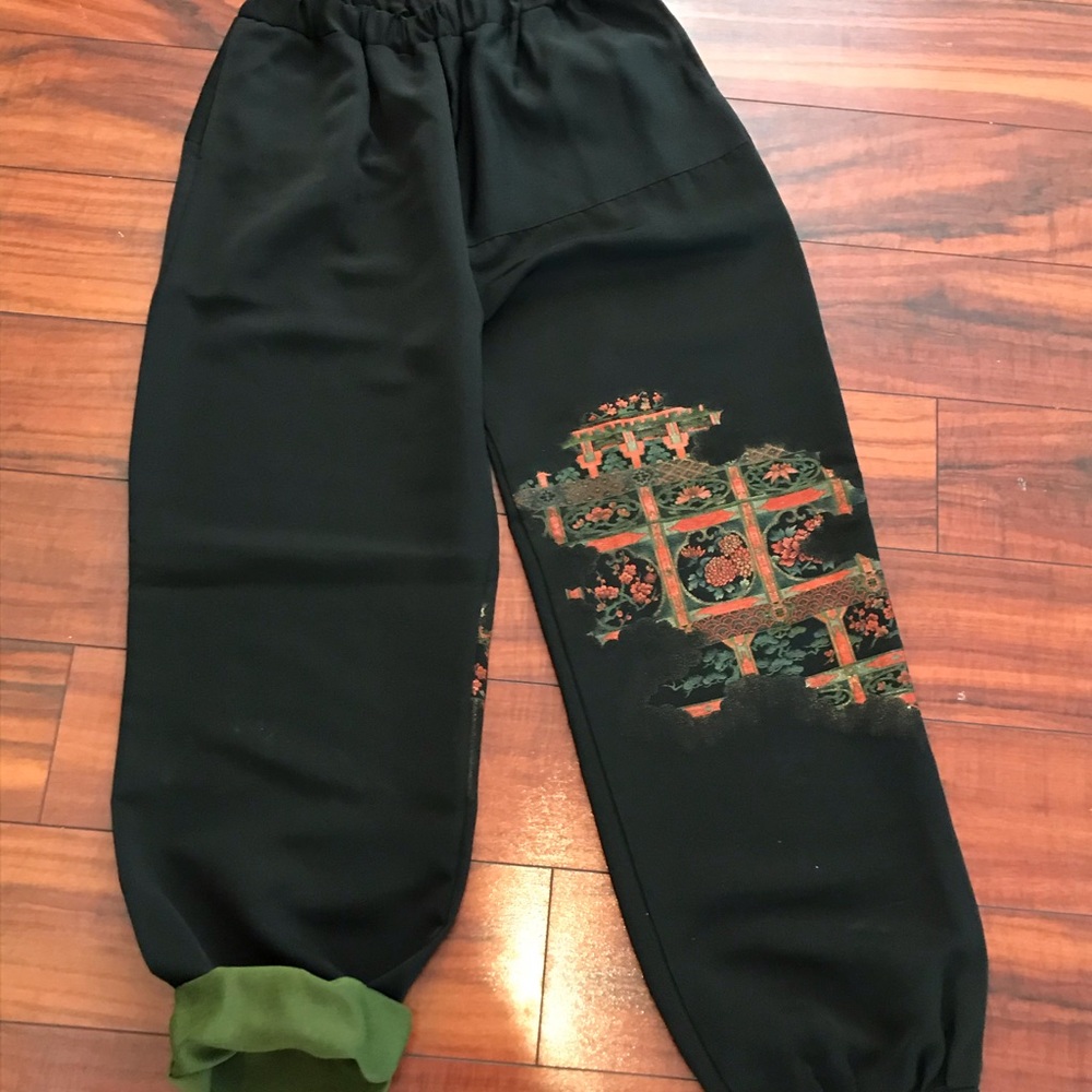 Joggers with a beautiful Japanese toile